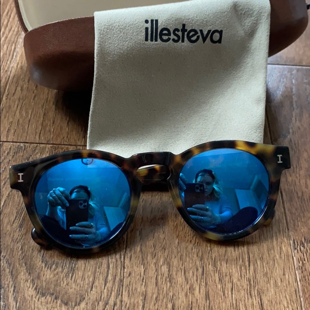 Illesteva Leonard Sunnies